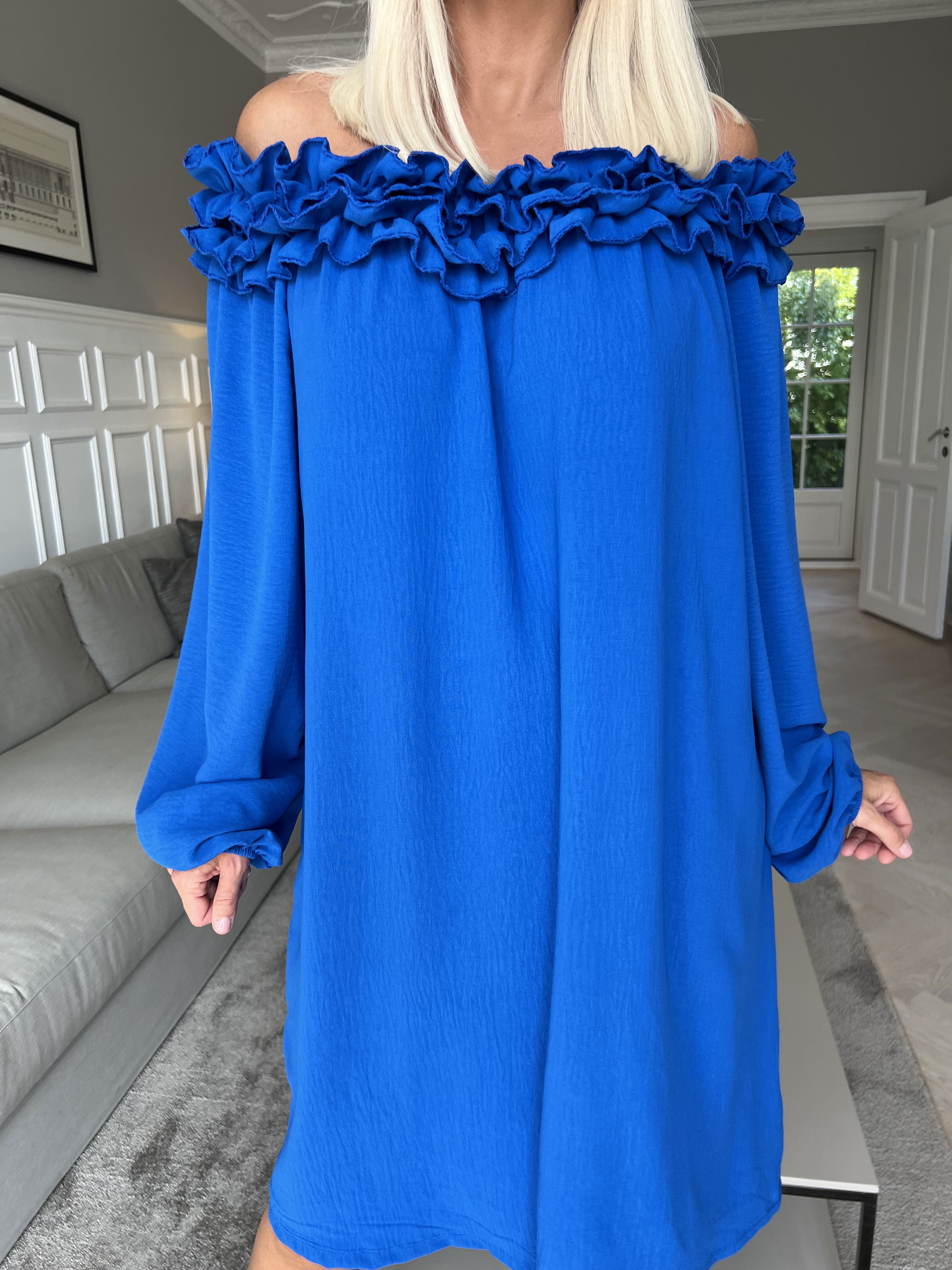 Chili Dress - Klänning med långa ärmar och volanger